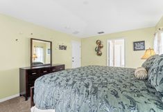 Others 4 Tropical Oasis on Hypolita