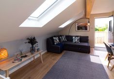 อื่นๆ 4 The Studio Cheddar