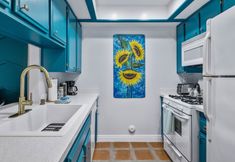 Others 7 Little Den of Sunflowers