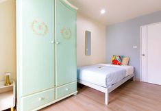 Others 3 House Near Beach table TennisPool V230