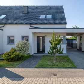 Primary image1Holiday Home, 3 Bedrooms, Private Garden,格雷菲采县飯店