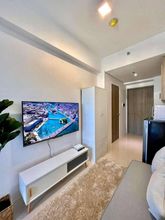 อื่นๆ 4 Stylish City Escape in Mandaluyong - Central Condo Living