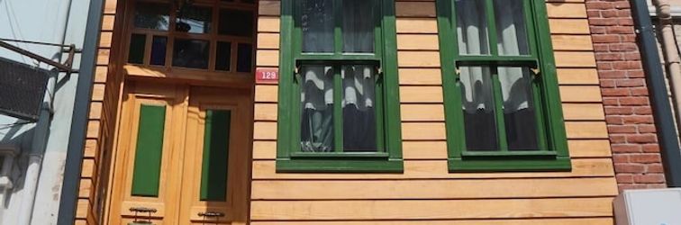 Others 3 floor history mansion