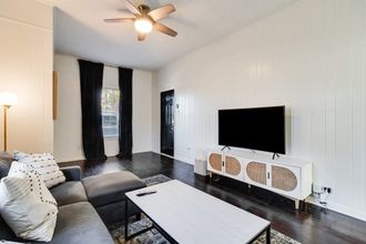 Others 4 Lafayette Getaway-a Cozy Private Bedroom Close to Downtown With Shared Spaces