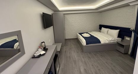 Others 2 Refletion of the Bosphorus