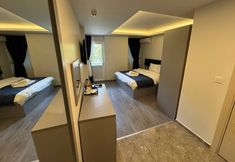 Others 5 Refletion of the Bosphorus