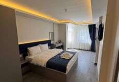 Others 7 Refletion of the Bosphorus