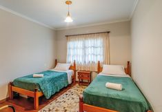 Others 5 Beautiful Chalet-style House in Canela Rcf160