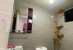 Others 6 Golden Loft With Mood Lighting,stylish Staycation Loft Fast Wi-fi, Soft Couch
