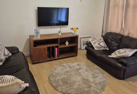 Others Spacious Large 4BR Home Train Station University