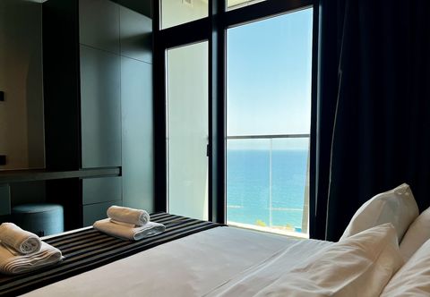 Others 128 LIM - 2002 Stay Only Tower Suite