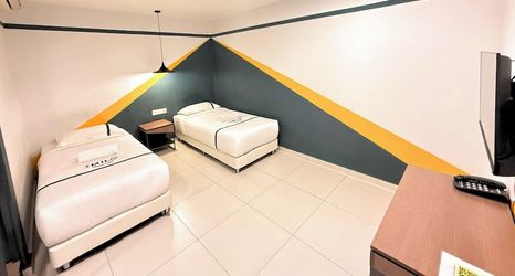 Others 2 Seeds Hotel PV12