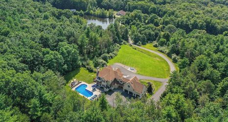 其他 2 Hidden Retreat 4-homes 134 Acres