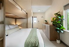 Others 7 Webber East