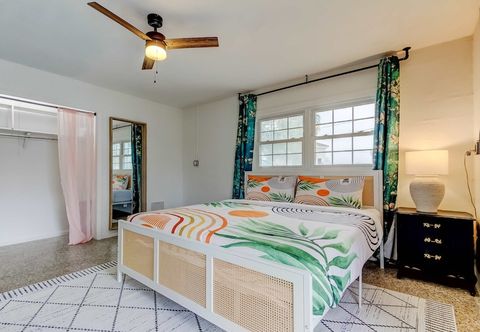 その他 Boho Beach Bliss 2BR Retreat Steps From the Sand