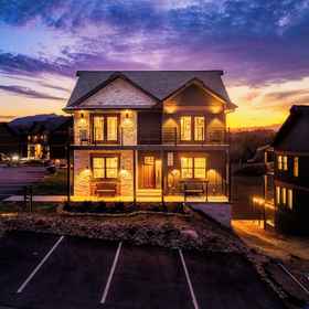 Primary image 1 Smith Creek Reserve Luxury Cabins, Pigeon Forge Hotels