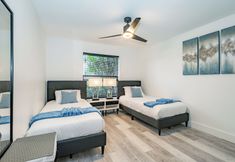 Others 3 Fox Island Heated Spa - Downtown & Beach