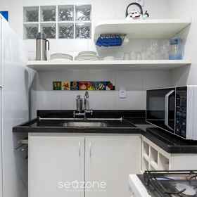 Private kitchen 1 Fully Equipped Apartments in the Best Location Just Steps From the sea in Guarapari - STP, Praia das Virtudes Hotels
