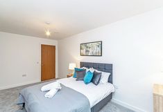 Others 5 Halo House by Guestz