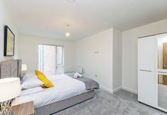 Others 4 Halo House by Guestz