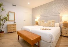 Others 7 Exclusive Apartment in City Center. Capiteles