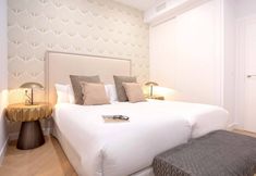 Others 3 Exclusive Apartment in City Center. Capiteles