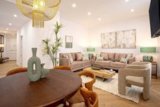 Others Exclusive Apartment in City Center. Capiteles