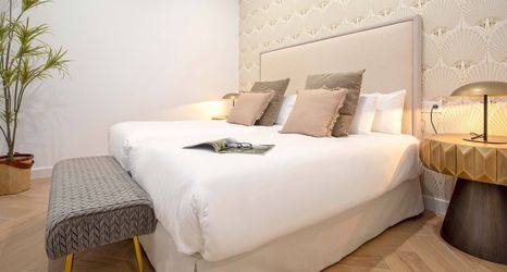 Others 2 Exclusive Apartment in City Center. Capiteles