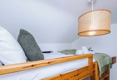 Others 7 62 Handbridge