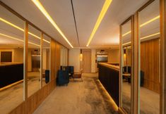 Khác 3 Premier Lounge Hotel