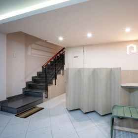 Reception 1 Proper Serviced Apartment Tao Đàn Park, Wayne's Coffee Viettel Complex Hotels