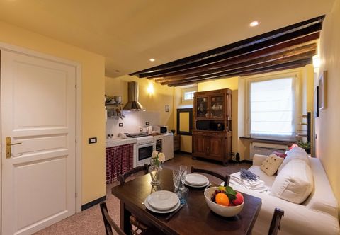 Others Piazza Lavagna 2