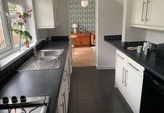 Others 7 2 Bed-sleeps 4-parking-pets-10 min to the Beach