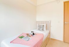 Others 2 Spacious 3Br With Neutral Toned At Meikarta Apartment