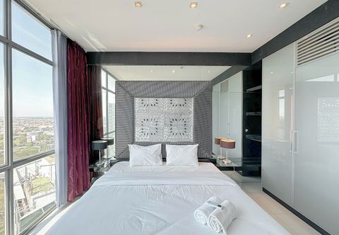 อื่นๆ Spacious And Comfortable Living 3Br Apartment At Aryaduta Residence