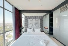 อื่นๆ Spacious And Comfortable Living 3Br Apartment At Aryaduta Residence