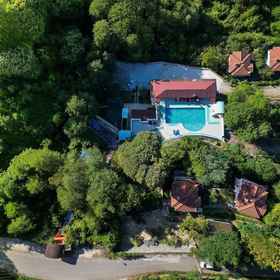 Primary image 1 칸폴라트 호텔, Backyard Sapanca Kahvaltı & Bungalov 호텔