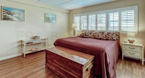 Others 2 Amelia by the Sea