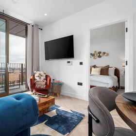 Room 1 Cottonopolis Suite With 1 Bedrooms and 1 Bathrooms, Whitworth Art Gallery Hotels