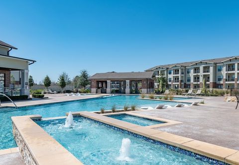 Others Landing Apartments - Grand Harbor