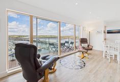 Others 2 Host Stay Becalmed