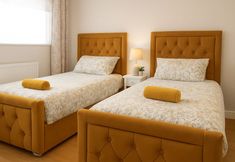 Others 3 House - Sleeps 7 - Pet Friendly - Garden - Parking