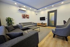 อื่นๆ Professionally Maintained Spacious New Suites 2-3