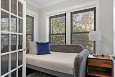 Others Stylish 2BR Apt - Sunnyside 05-2F