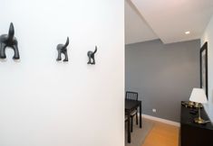 Khác 2 Bright and Spacious 2bed 2bath AC Park in Lagos