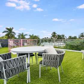 Room 1 Modern Waterfront Mansion in the Heart of Las Olas Minutes From the Beach, Museum of Discovery and Science 酒店