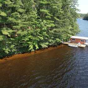 Room13 Epic Stays on Private Island,刘易斯县飯店