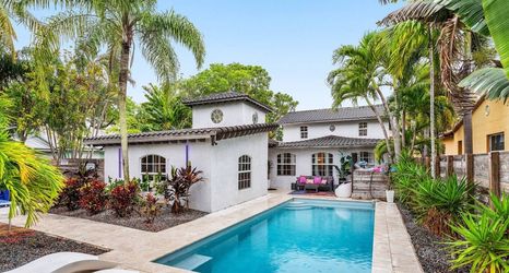 Lain-lain 2 Chic Retreat Heated Pool Floats Close to Beach