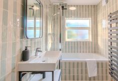 Others 3 Cosy Margate Getaway Sleeps 5 By Adliv