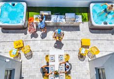 Others 3 Beach Condo King Bed Lush Patio w BBQ Birch Key Seven